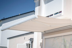 sonnen-schutz-winterbauer Sonnenschutz, Terrasse mit einer Markise